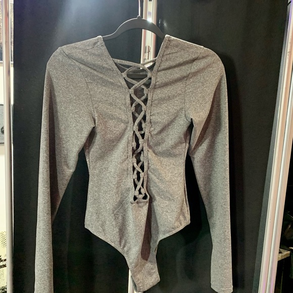 LONG SLEEVED LACE BACK BODYSUIT - Picture 4 of 5